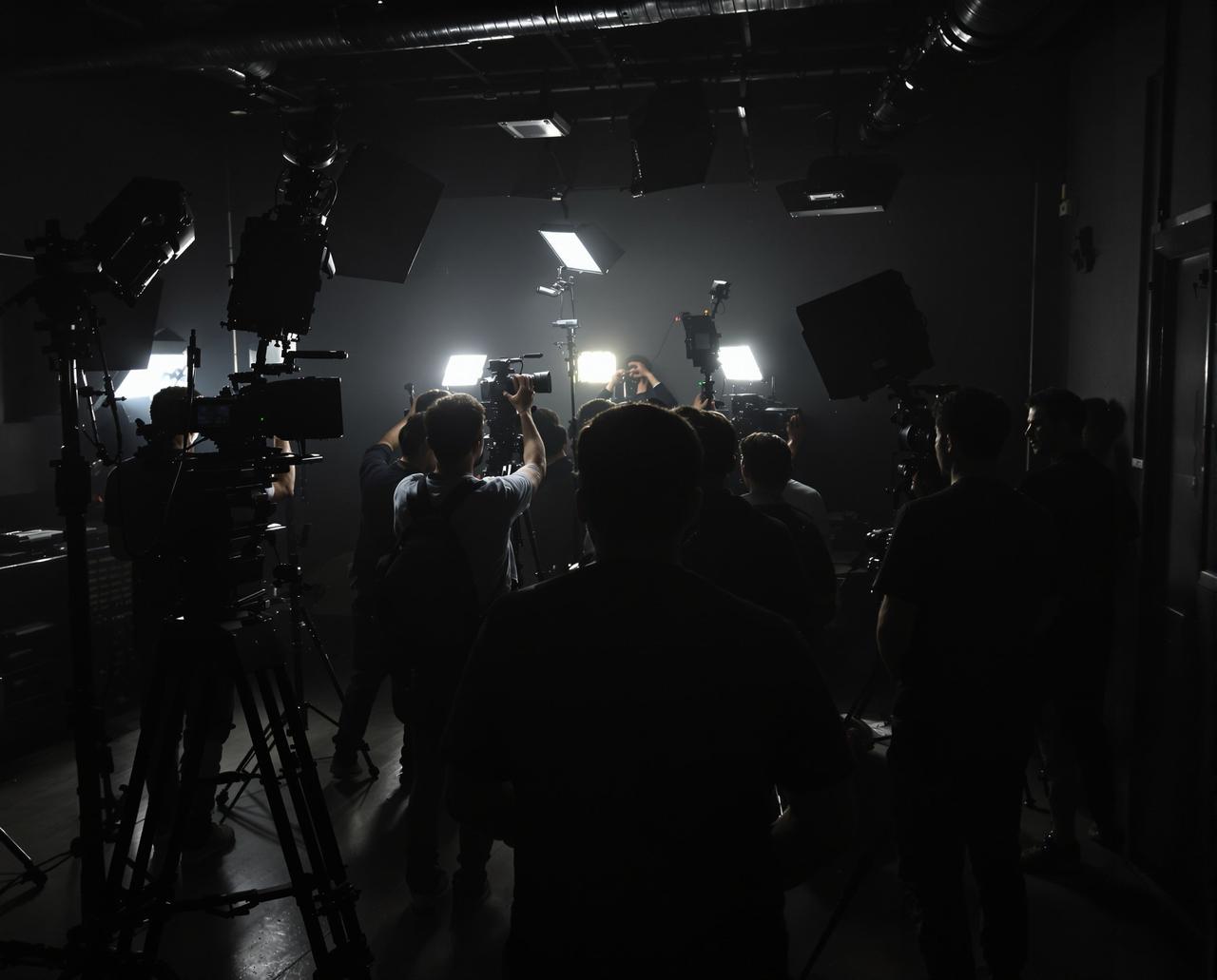 四虎视频制作团队